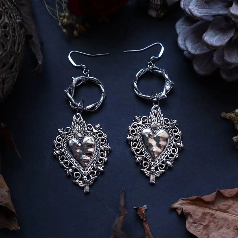 Vintage Victorian Fashion - Gothic Heart Circle Dangle Earrings,Heart Earrings,Gothic,