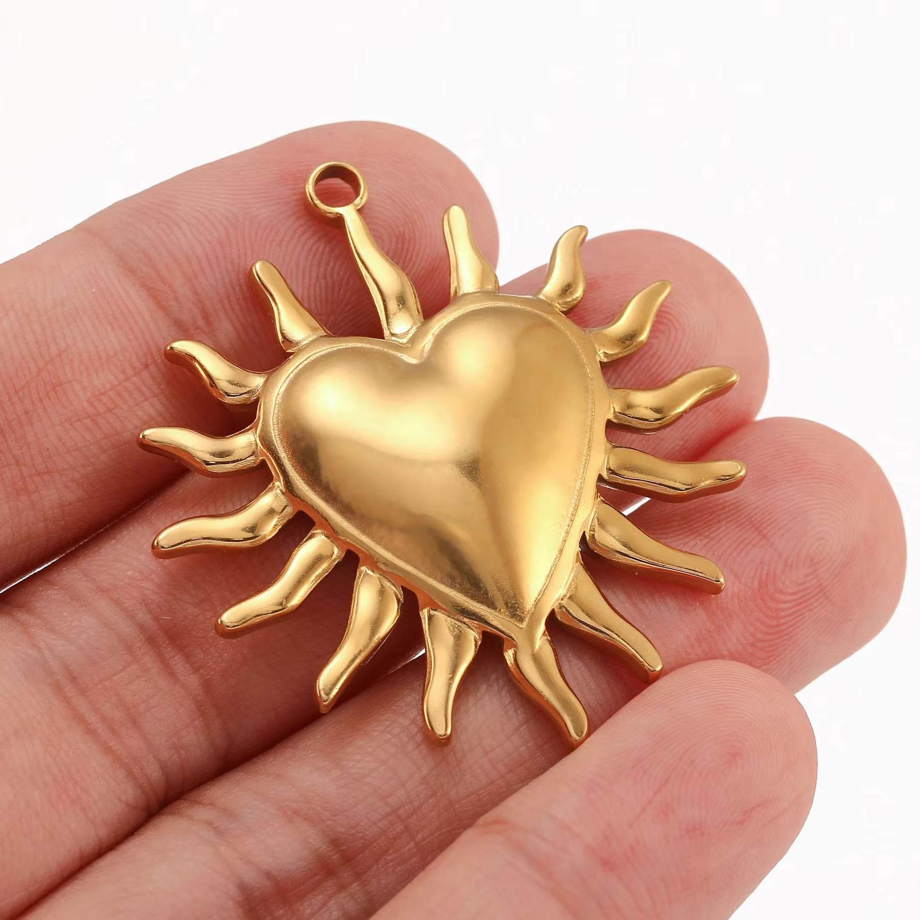 3Pcs Puffy Spike Heart Charm V - огляд і ціна Vintage Fashion Finds