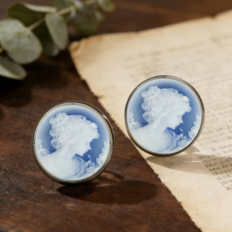 Vintage Cameo Glass Stud Earri - огляд і ціна Vintage Victorian Fashion