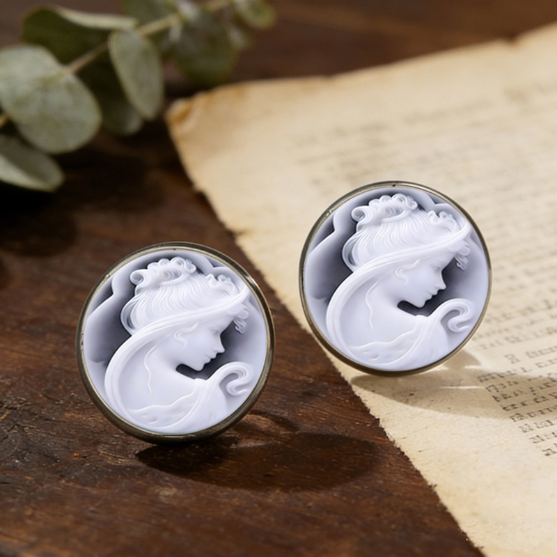 Vintage Cameo Glass Stud Earri - огляд і ціна Vintage Victorian Fashion