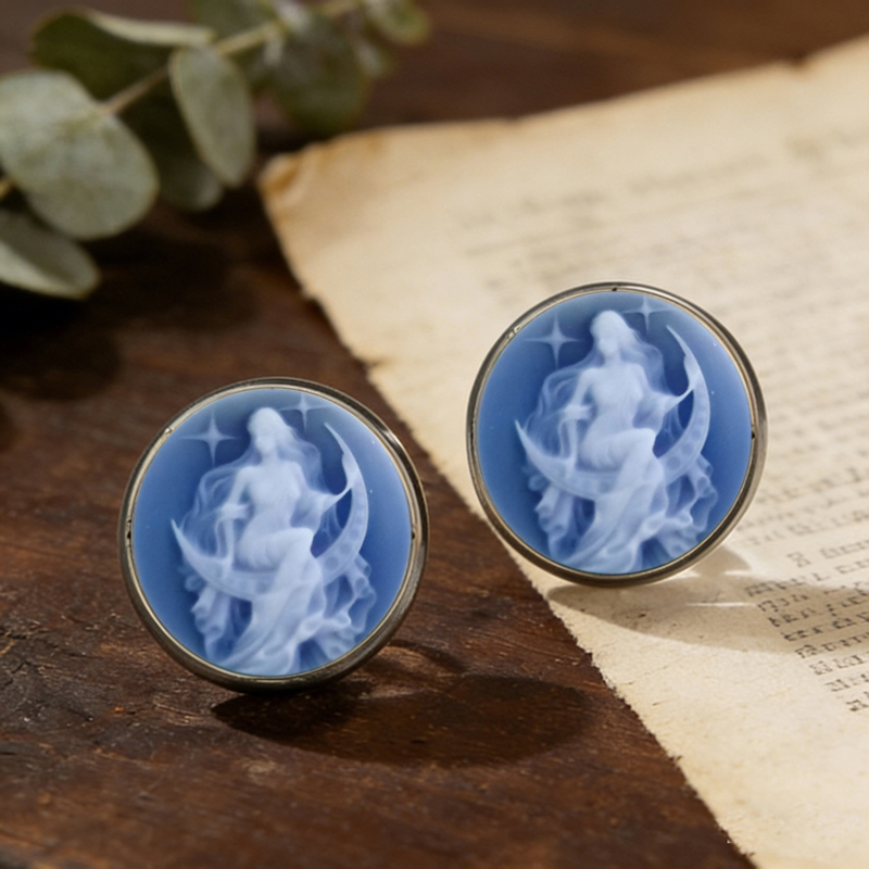 Vintage Cameo Glass Stud Earri - огляд і ціна Vintage Victorian Fashion
