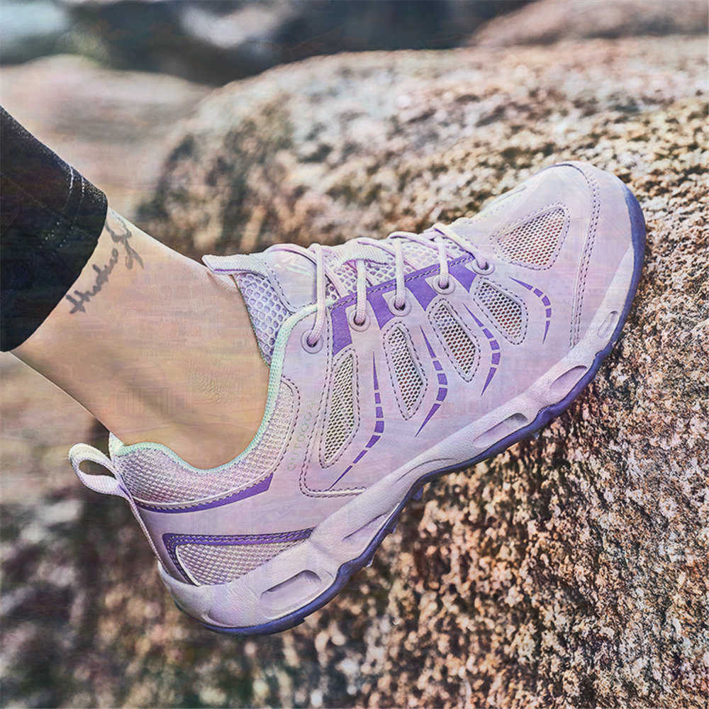 Sumer Round Tip Silver Sneaker - огляд і ціна Vintage Fashion Resale