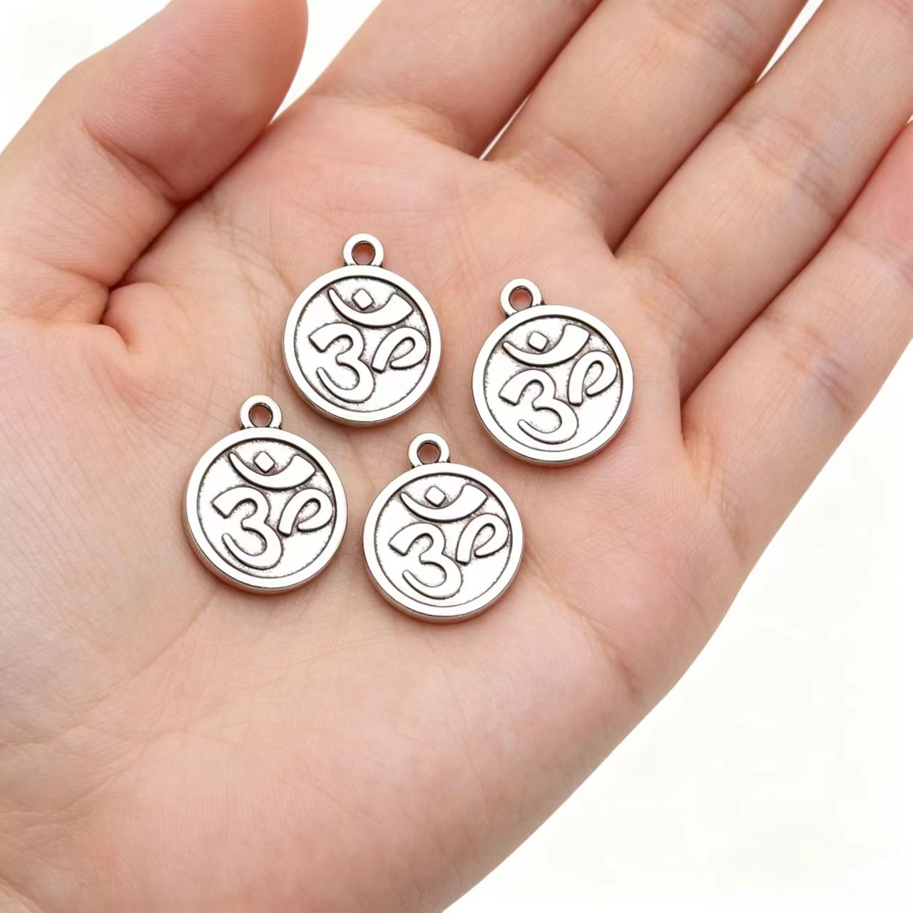 10Pcs/Lot 18*15mm Charms Yoga  - огляд і ціна Vintage Fashion Finds