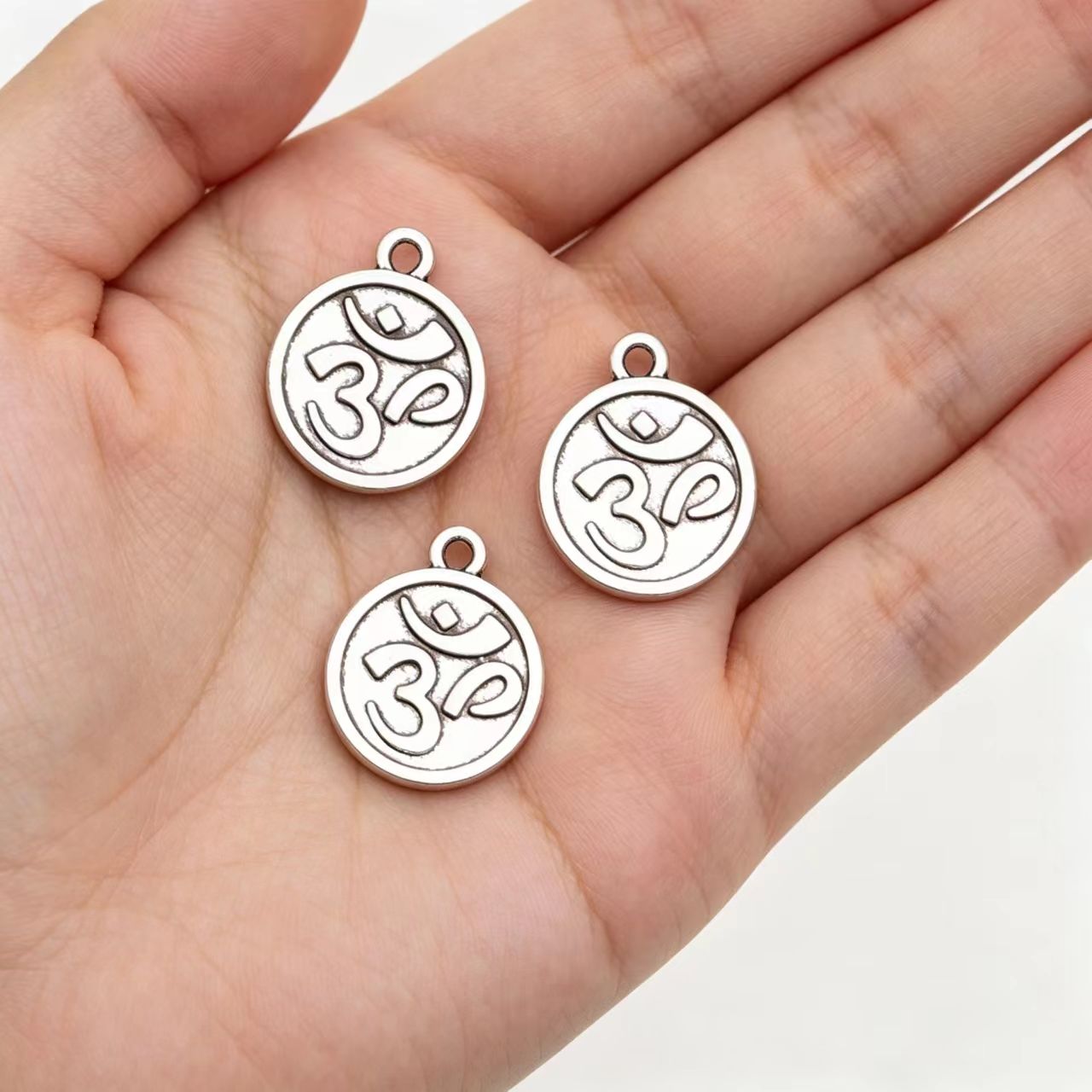 10Pcs/Lot 18*15mm Charms Yoga  - огляд і ціна Vintage Fashion Finds