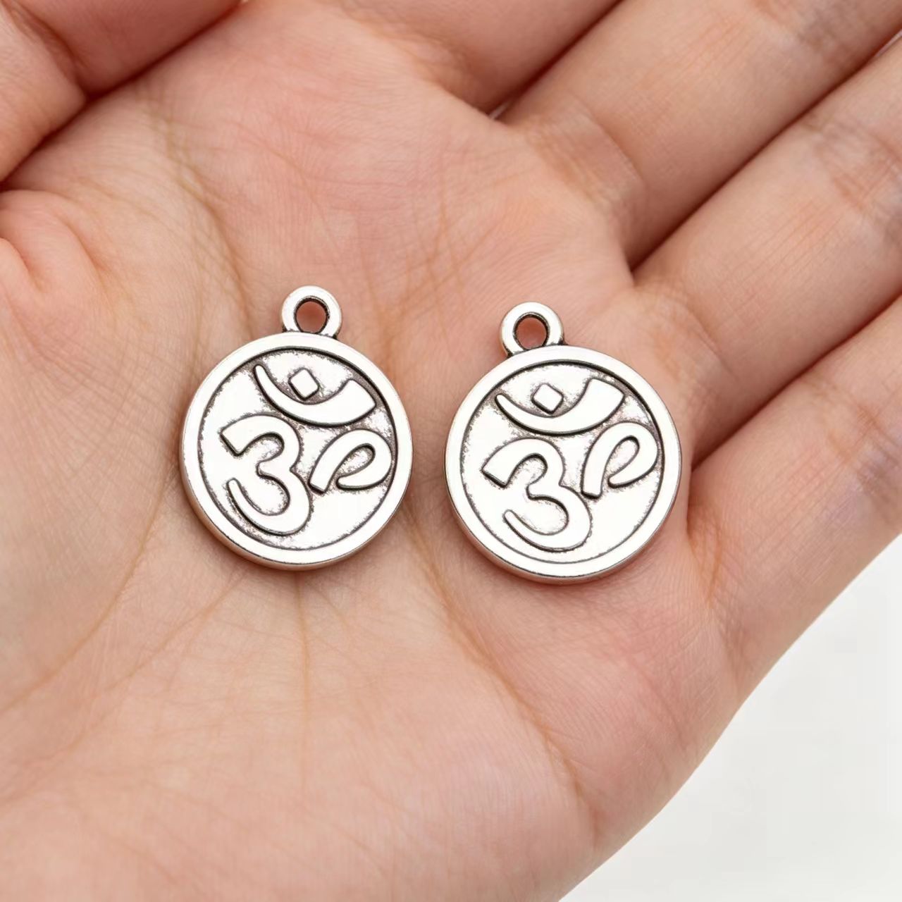 10Pcs/Lot 18*15mm Charms Yoga  - огляд і ціна Vintage Fashion Finds
