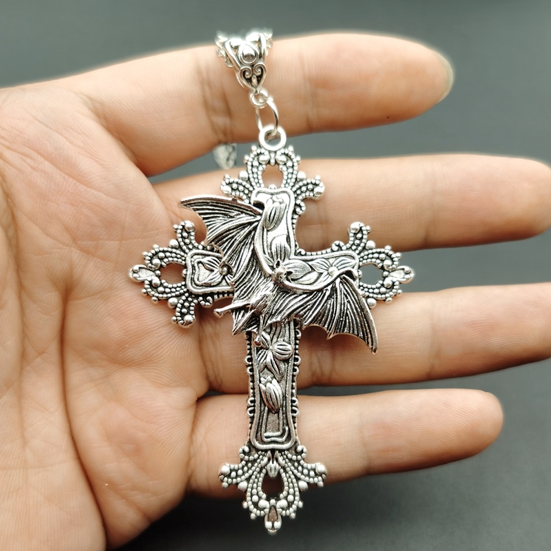 Large Bat Cross Necklace Penda - огляд і ціна Vintage Victorian Fashion